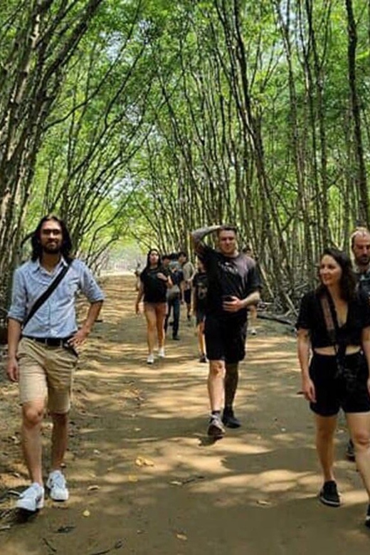 Ho Chi Minh: Private Full-Day Highlights & Bitexco Skydeck - Vietnamese lunch at a family-run spot you can trust
