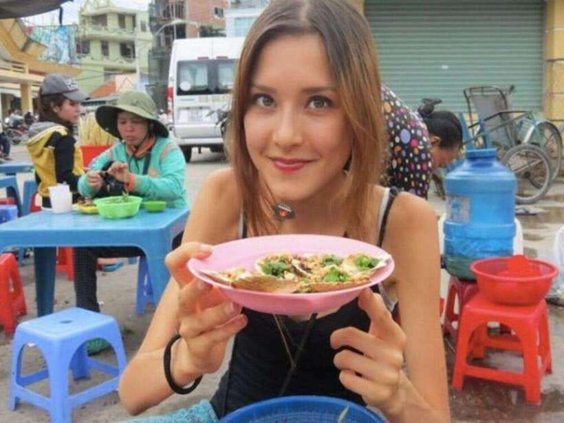Ho Chi Minh: Tasty Vegan Food and local Beer by Motorbike - Private Group Comfort With Real-World Scooter Logistics