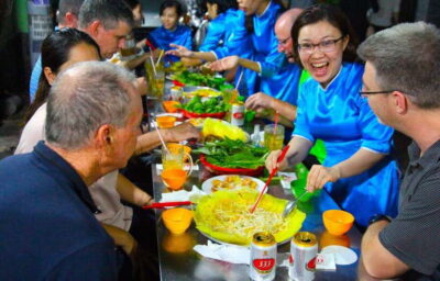 KISSTOUR | Motorbike Food Tour Female Drivers in Ho Chi Minh - The 4-hour flow: how the ride and meals stay manageable