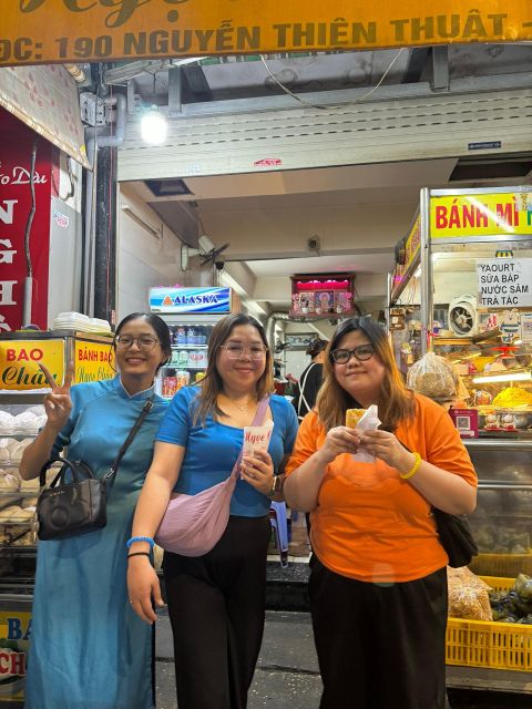 KISSTOUR| Saigon By Night & Street Food Tour on Motorbike - Street food tasting that goes beyond banh mi