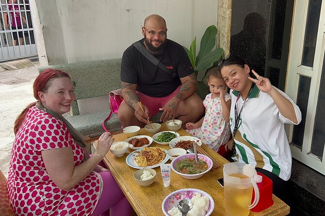 Local Cooking Class At Auntie's Home - Arriving in District 6: Why This Starts in the Back Alleys