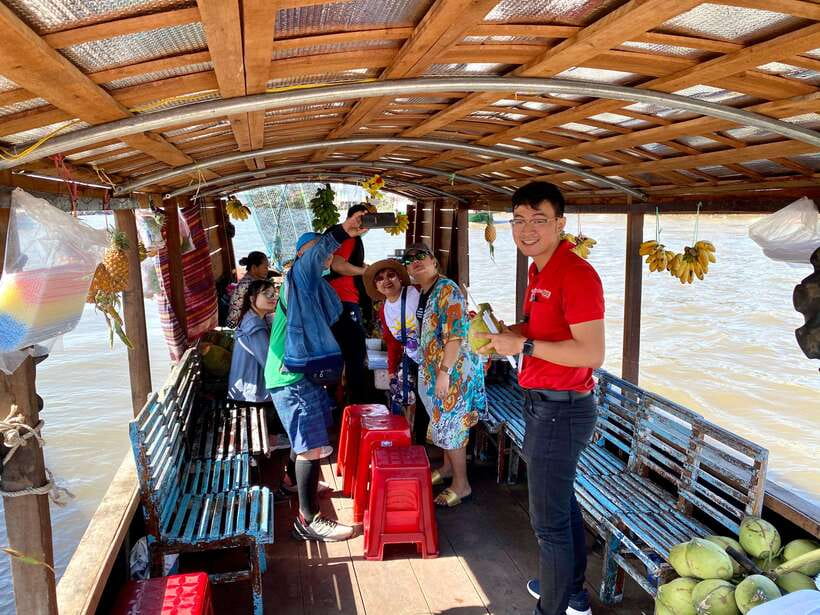 Mekong Delta 2 Days: Floating Markets & Cultural Exploration - Vinh Trang Pagoda in Tien Giang: A Temple With Mixed Faces