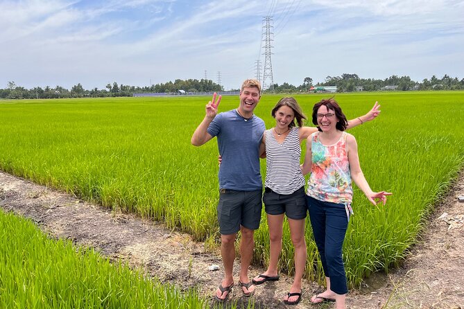 Mekong Delta Tour with Kayaking, Cycling and Cooking - Cồn Phụng: river cruise, sampan canals, and traditional music