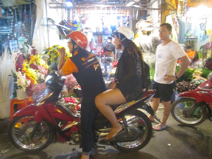 Midnight Street Food Tour In Saigon By Motorbike - Coffee, baguettes, and the old mafia area seafood street