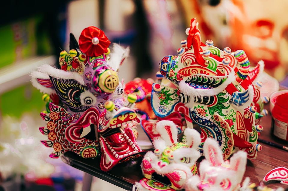 Mini Lion head decoration workshop - Drink Included and a Comfortable Break From the City Rush