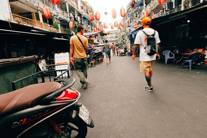 Private and Exclusive Hidden Gems and All Highlights - Walking vs. Grab Taxis: How the Day Stays Comfortable