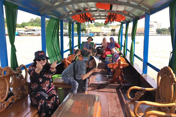Private Cu Chi Tunnels and Mekong Delta: Full-Day Guided Tour - Cu Chi Tunnels: How It Feels Underground