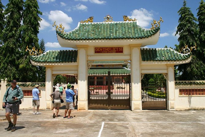 Private Long Tan Tour and Nui Dat Battle Field - The best part: lunch conversations with your historian-guide