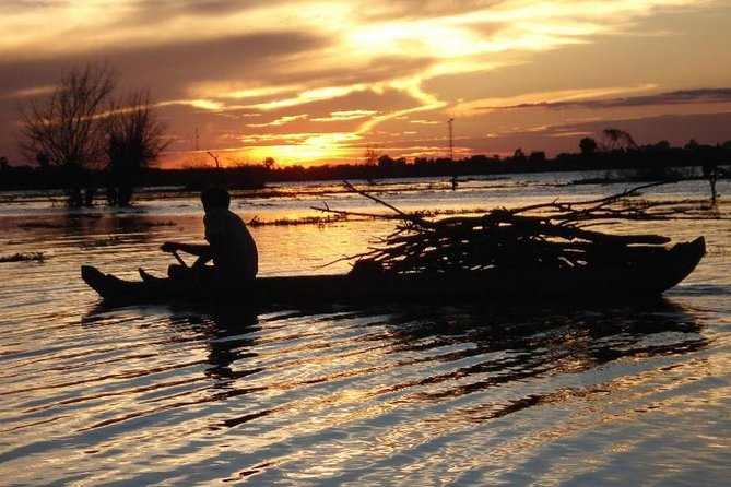 PRIVATE Luxury Sunset Mekong Afternoon trip from HCM city - Ben Luc village by bike: dragon fruit fields and the best sunset vantage