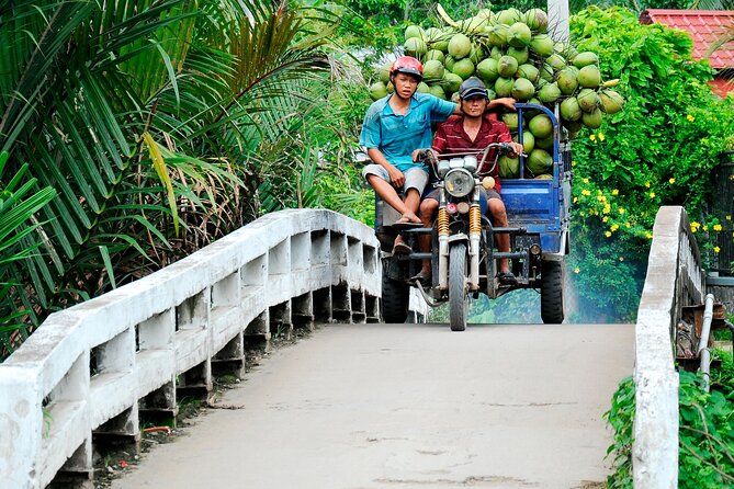Private Mekong Delta & My Tho Full-Day Guided Tour - Sampans, small canals, and cruising the Tien River without feeling like cattle