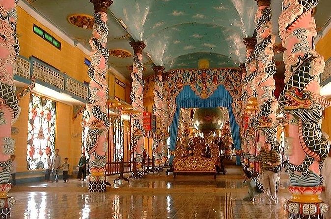 Private Tour: Cu Chi Tunnels and Cao Dai Temple - Your guide and the private-car promise (how to sanity-check it)