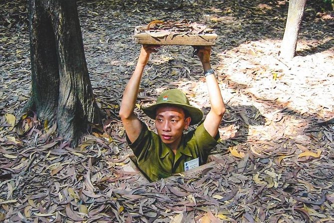 Private War Veteran CuChi Tunnels 1/2 Day Tour - The first hours out of Ho Chi Minh City: orientation before the underground