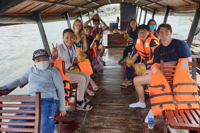 Sai Gon City Tour and Dinner On Cruise Half Day - The Saigon River dinner cruise: skyline lights plus a real meal