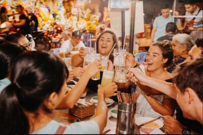Saigon After Dark With Seafood, Beer & Live Music Bar - Saigon after 6 pm: fast sights, real food, no guesswork