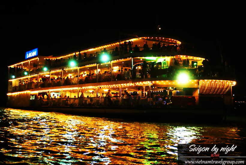 Saigon by Night: Traditional Dinner Cruise - The Middle Step: Transfers, Port Views, and Photo Stops
