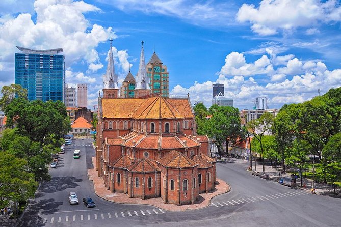 Saigon in a Day: Ho Chi Minh City Sightseeing and Night Food Tour - Quick hits before you go