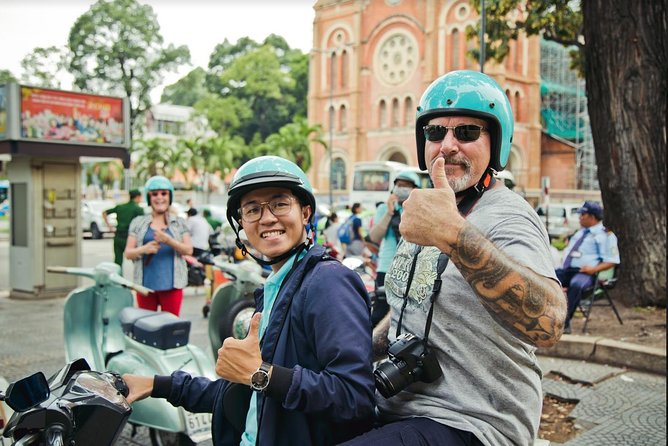 Saigon On 2 Wheels - Stop 2: Ho Thi Ky Flower Market smells like everyday life