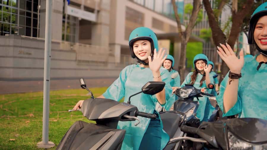 Saigon: Street Food Tasting & Sightseeing Tour by Motorbike - Meeting point and how pickup/drop-off works in real life