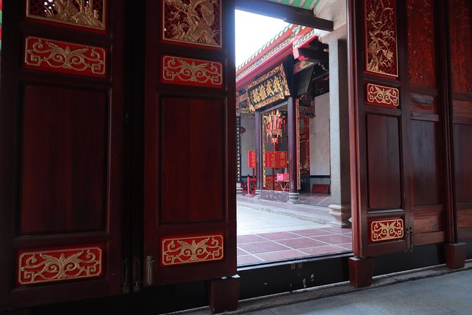 Saigoncholon - The breakfast move: Chinese-style noodles before the market heat