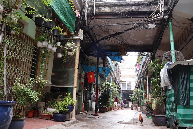 Saigoncholon - Ba Thien Hau Temple: local worship you can actually see