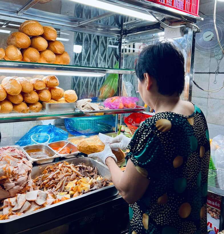 Street Food Walking Tour with a Cooking Instructor - Practical Planning Tips for a Smooth 3-Hour Evening