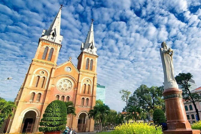 The Best of Saigon: Private City Tour (Flexible Day & Half-Day) - Saigon Central Post Office: a quick architectural reset