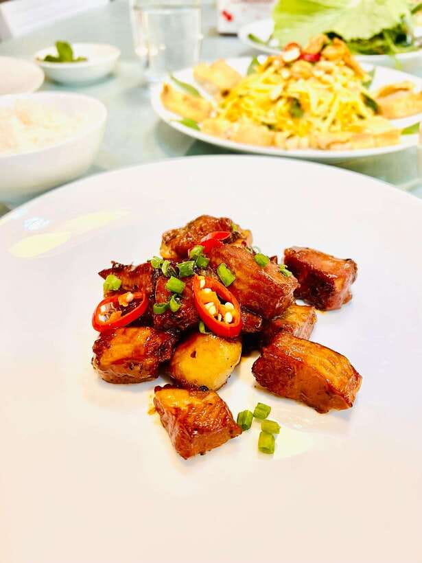 Top Home Cooking Class with Stunning River View AC Kitchen - Meeting Lua’s Kitchen: Finding Unit A8, 24th Floor (District 4)