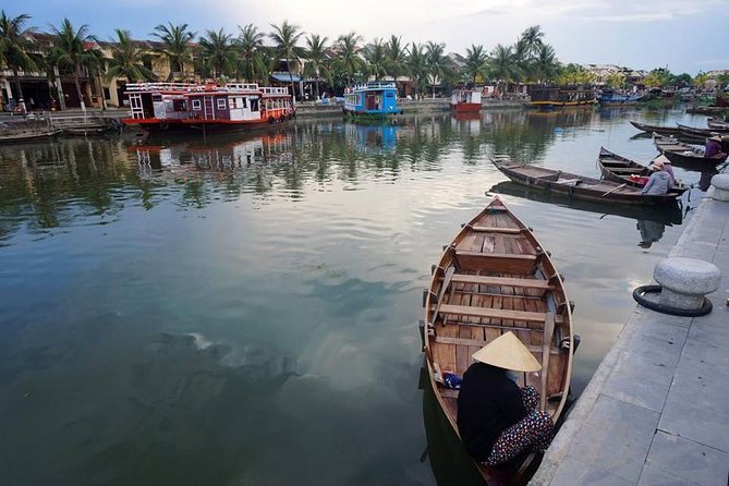 Vietnam Tour from the South to the North in 10 Days 9 Nights - Halong Bay Overnight: Caves, Kayaking, and Waking Up to Sea Sounds